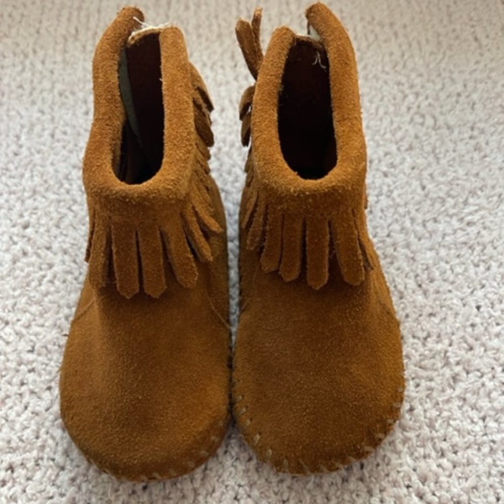 EUC Infant Toddler Minnetonka Moccasins